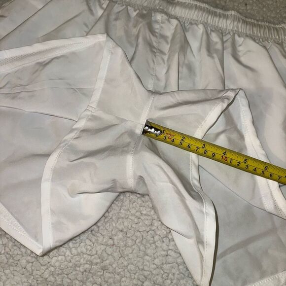 Nike Drifit XL Running Shorts Solid White Built in Liner Womens NWT - Picture 4 of 8